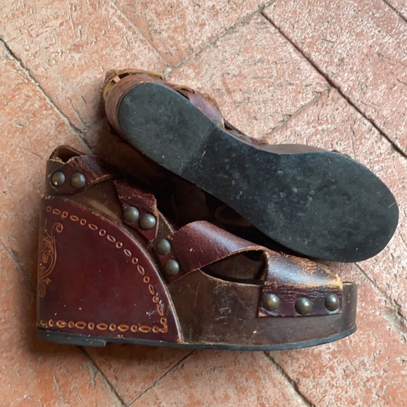 VINTAGE | Leather Sandals - Picture 6 of 9